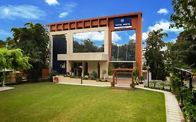 Hotel Aketa Rajpur Road Dehradun, Dehradun